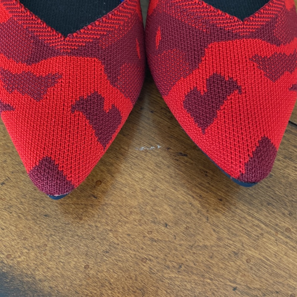 Red Camo Size 10 “The Point” Rothy’s - Picture 5 of 5